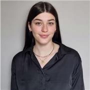 Diplômée d'un master 2 en droit privé et processuel